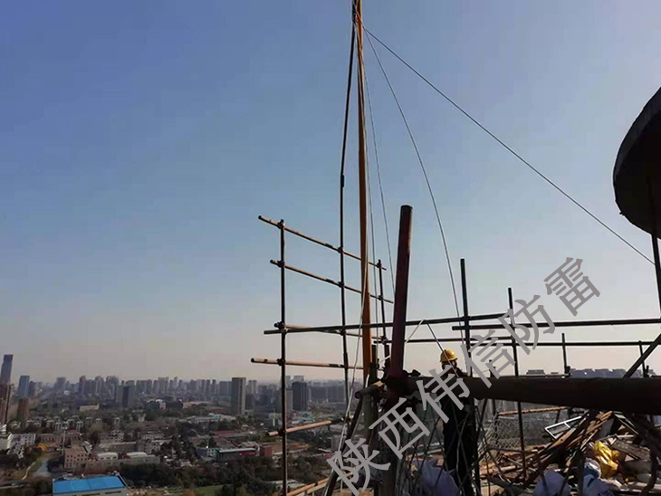 浙江嘉興某雷達(dá)站避雷針安裝現(xiàn)場4