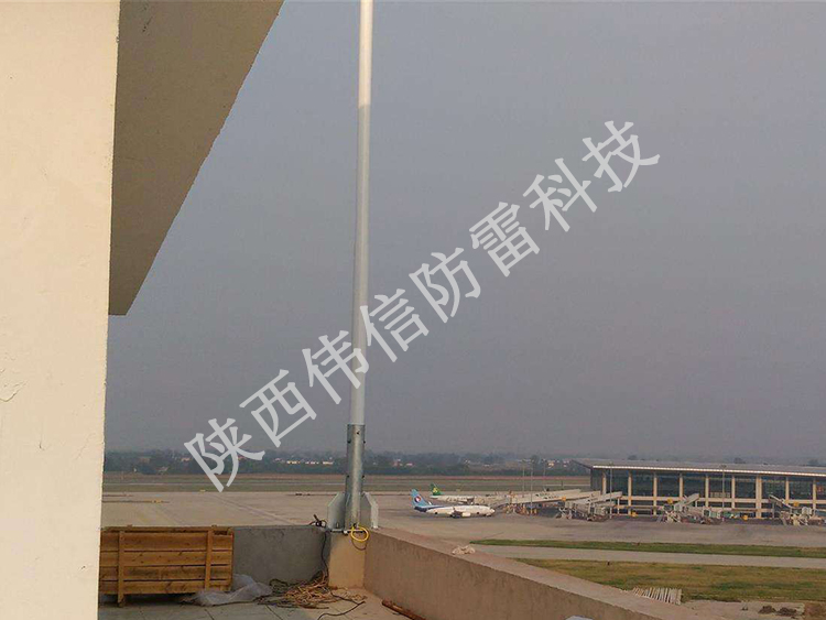 11米玻璃鋼避雷針，機(jī)場專用避雷針產(chǎn)品展示三